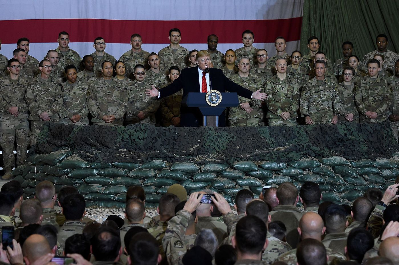 USA : Trump s’engage à ne pas envoyer de troupes américaines en Ukraine, tandis que des pays européens envisagent une intervention militaire