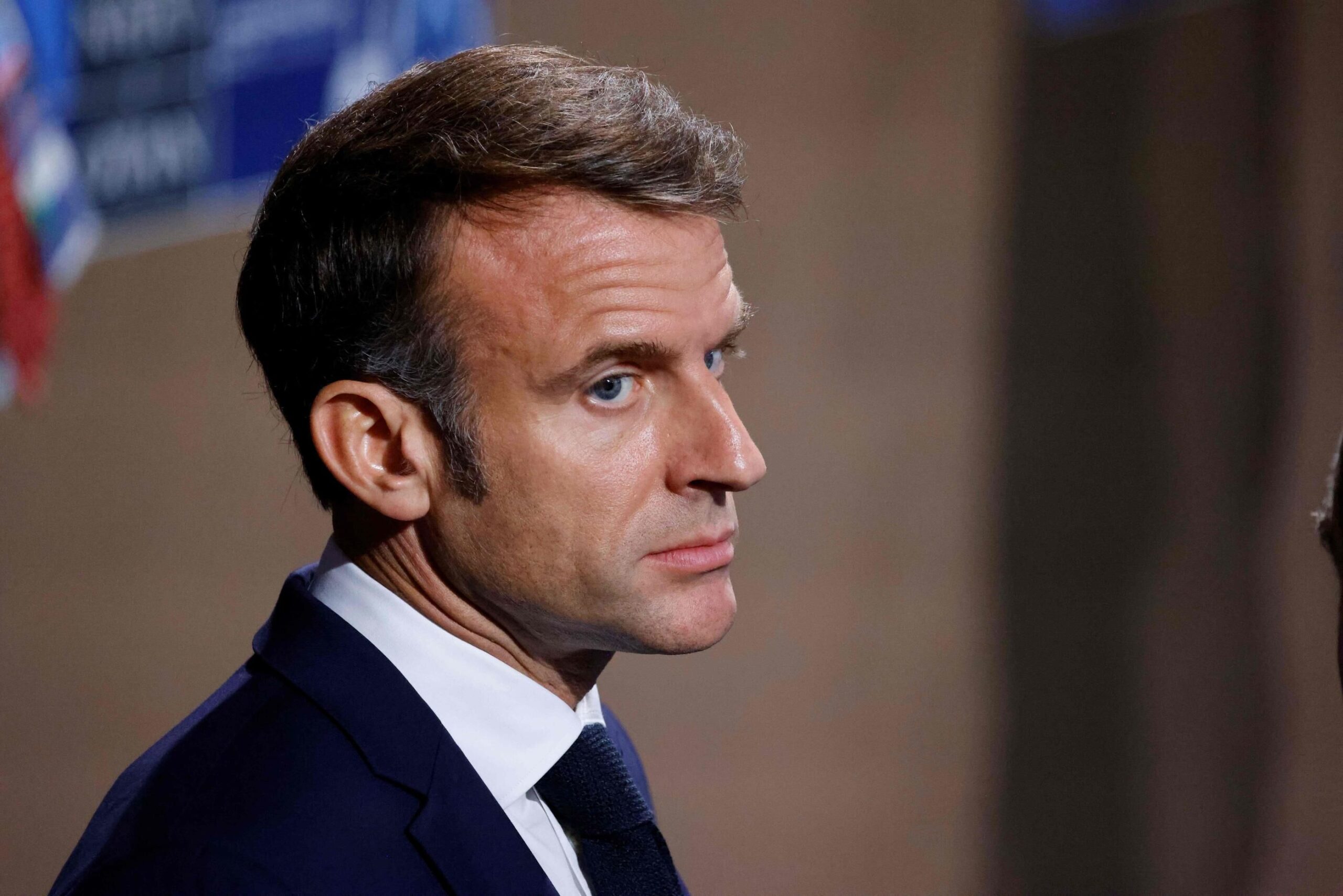 Macron à Washington : Un chef d’État en déshabillé face à la réalité brutale
