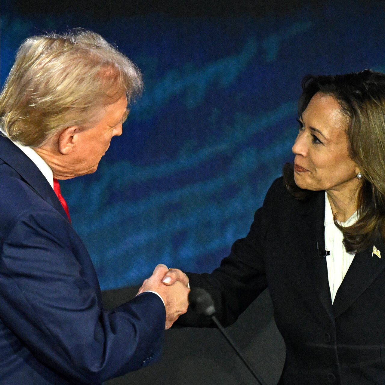 Trump annule la sécurité de Kamala Harris : une décision controversée