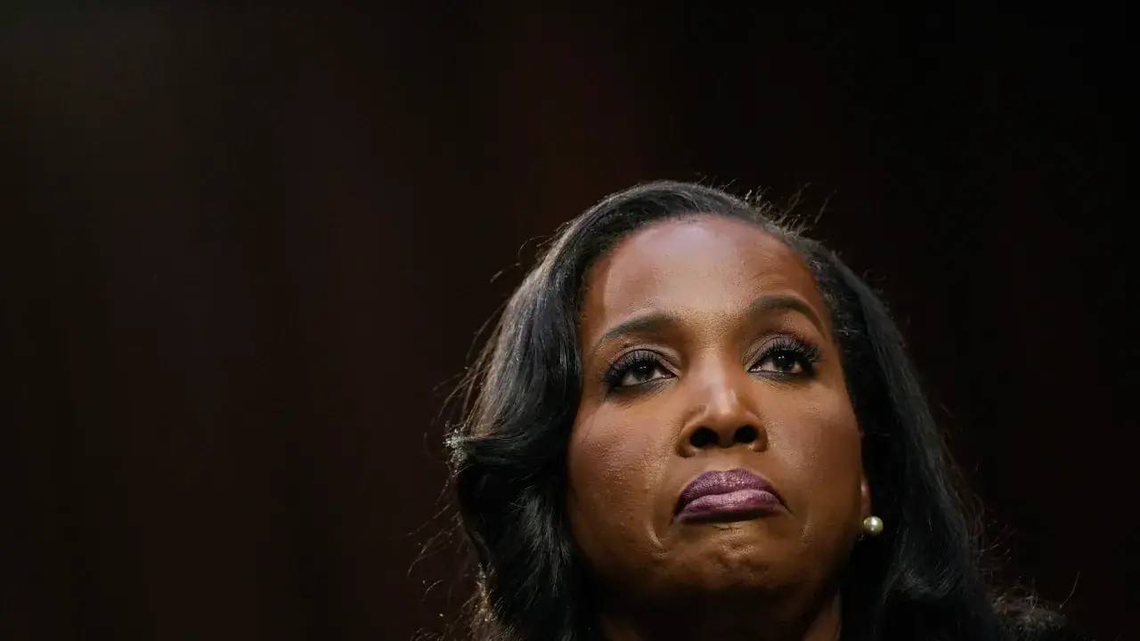 Trump exige la démission de Lisa Cook après des allégations de fraude hypothécaire