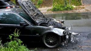 BMW rappelle plus de 145 000 véhicules en raison d’un risque d’incendie critique